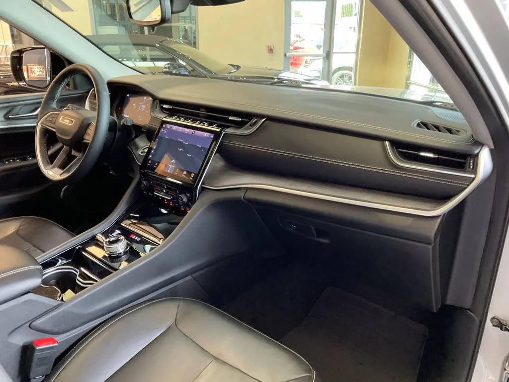 Jeep Grand Cherokee L photo 20