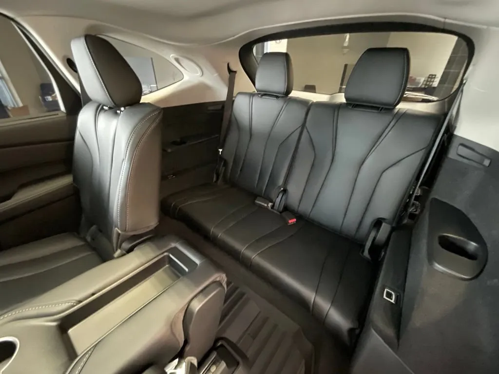 Acura MDX photo 25