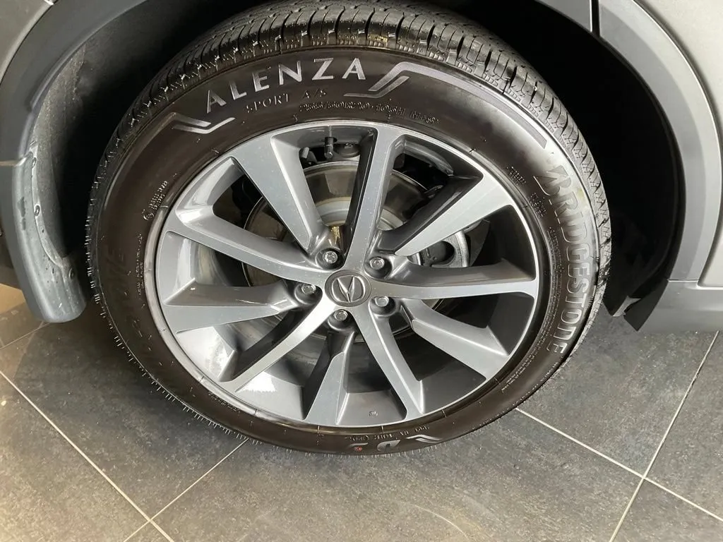 Acura MDX photo 7