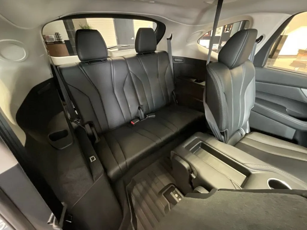 Acura MDX photo 23