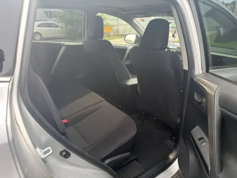 More photos of 2014 Toyota RAV4 XLE at Jay Wolfe Acura, MO