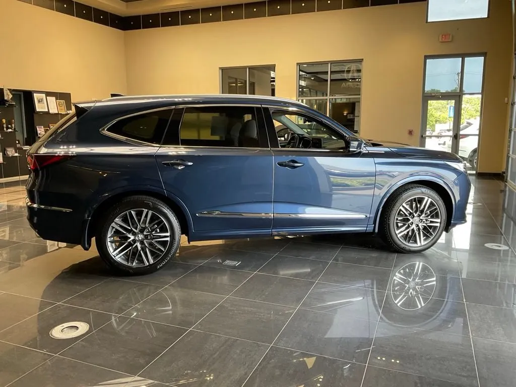 Acura MDX photo 7