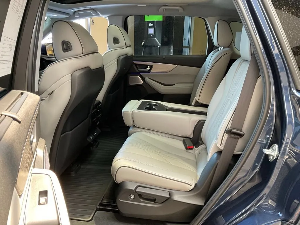Acura MDX photo 25