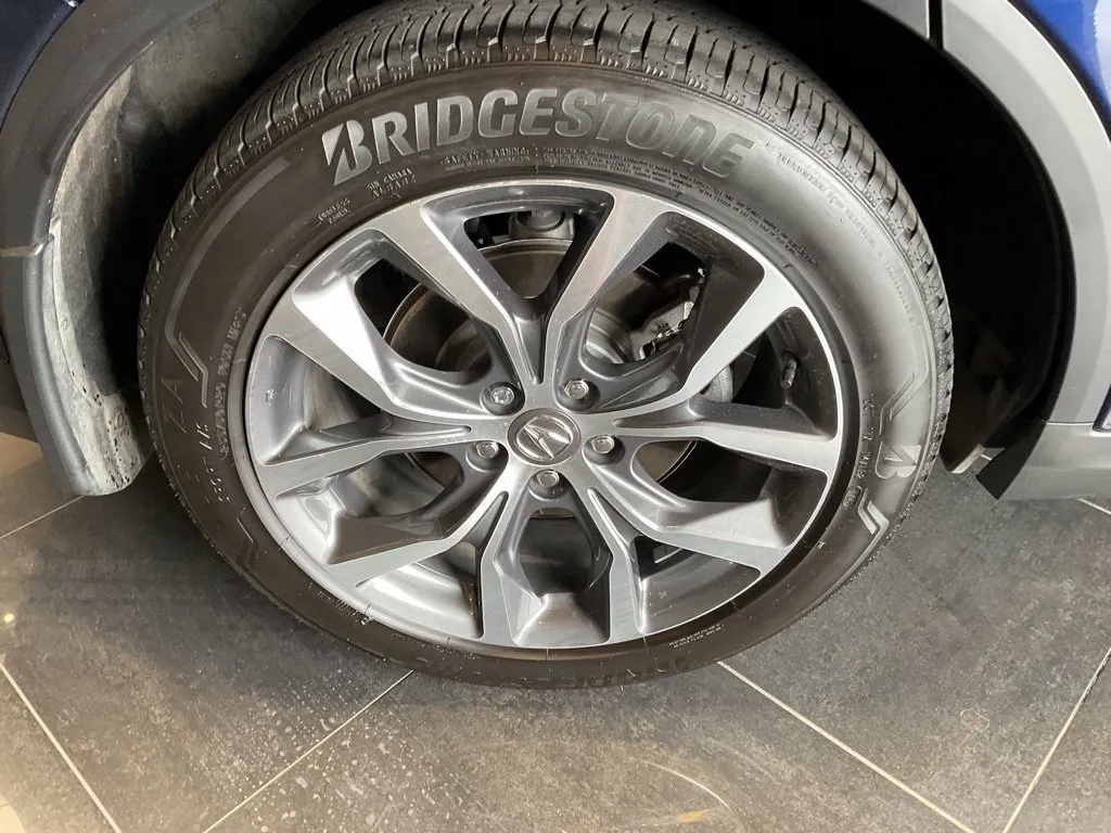 Acura MDX photo 8