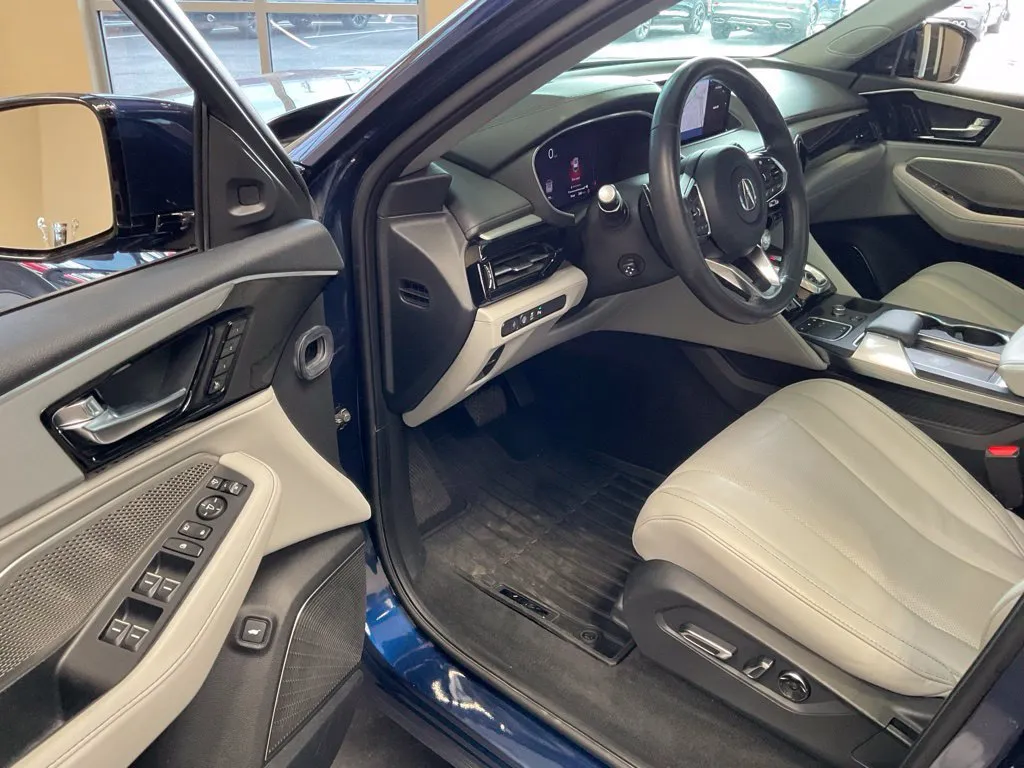 Acura MDX photo 10