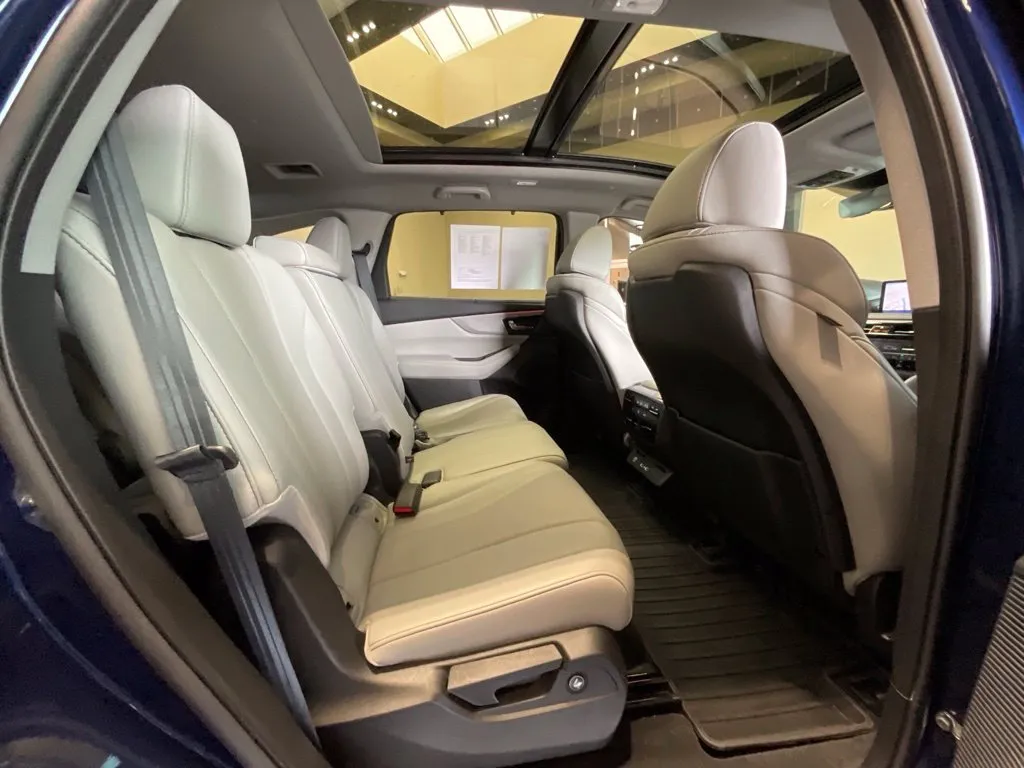 Acura MDX photo 23