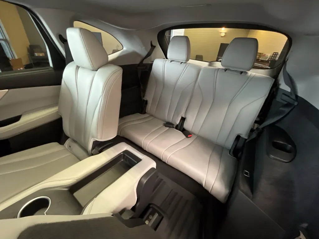 Acura MDX photo 26
