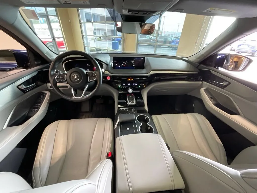 Acura MDX photo 9