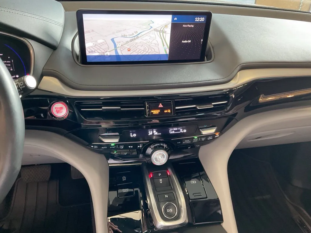 Acura MDX photo 16