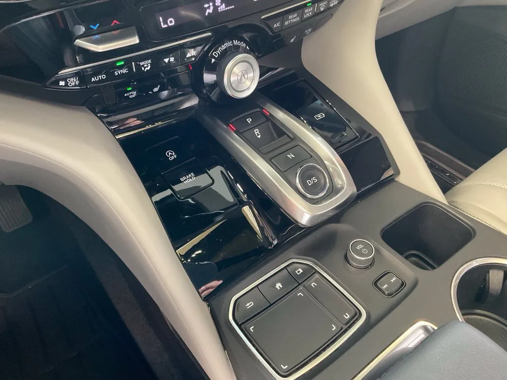 Acura MDX photo 19