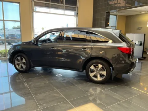 More photos of 2016 Acura MDX 3.5L at Jay Wolfe Acura, MO