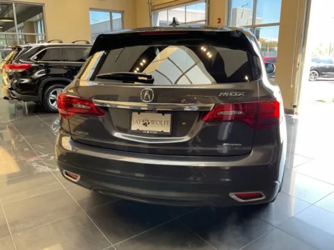 More photos of 2016 Acura MDX 3.5L at Jay Wolfe Acura, MO