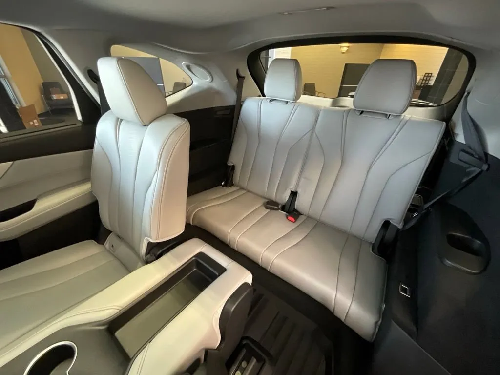 Acura MDX photo 26