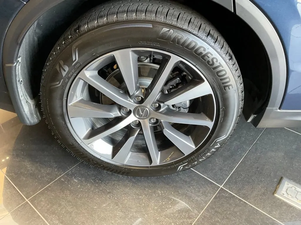 Acura MDX photo 8
