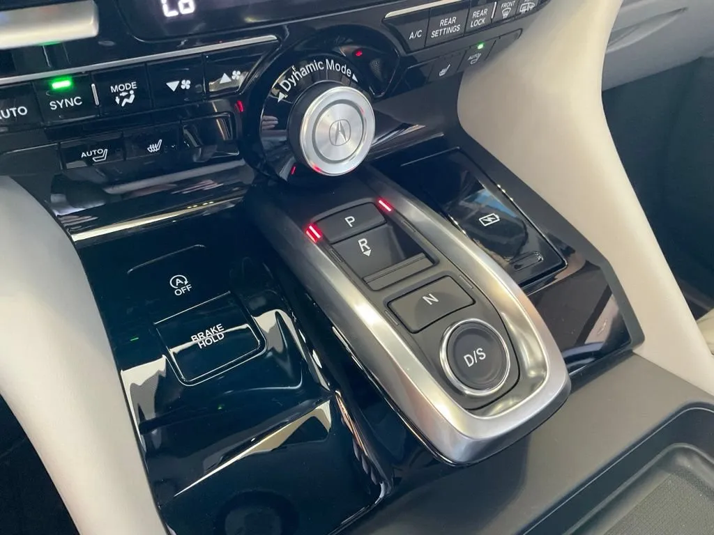 Acura MDX photo 19