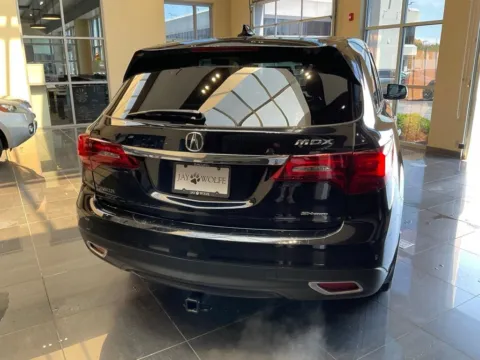 More photos of 2016 Acura MDX 3.5L at Jay Wolfe Acura, MO