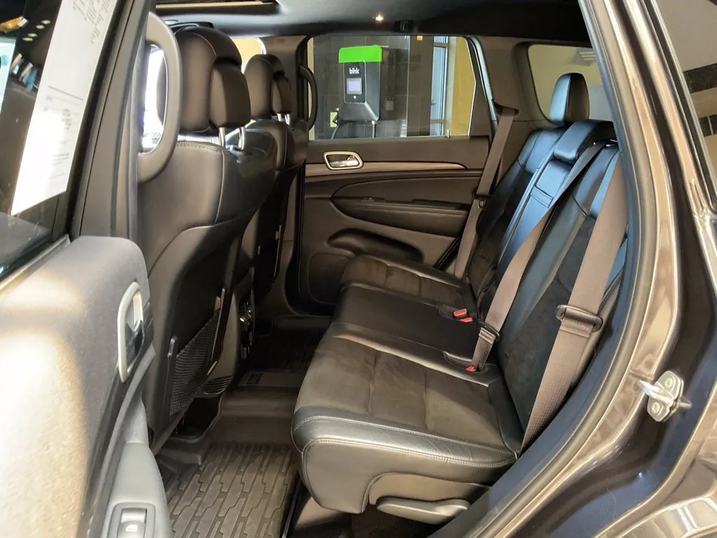 Jeep Grand Cherokee photo 22