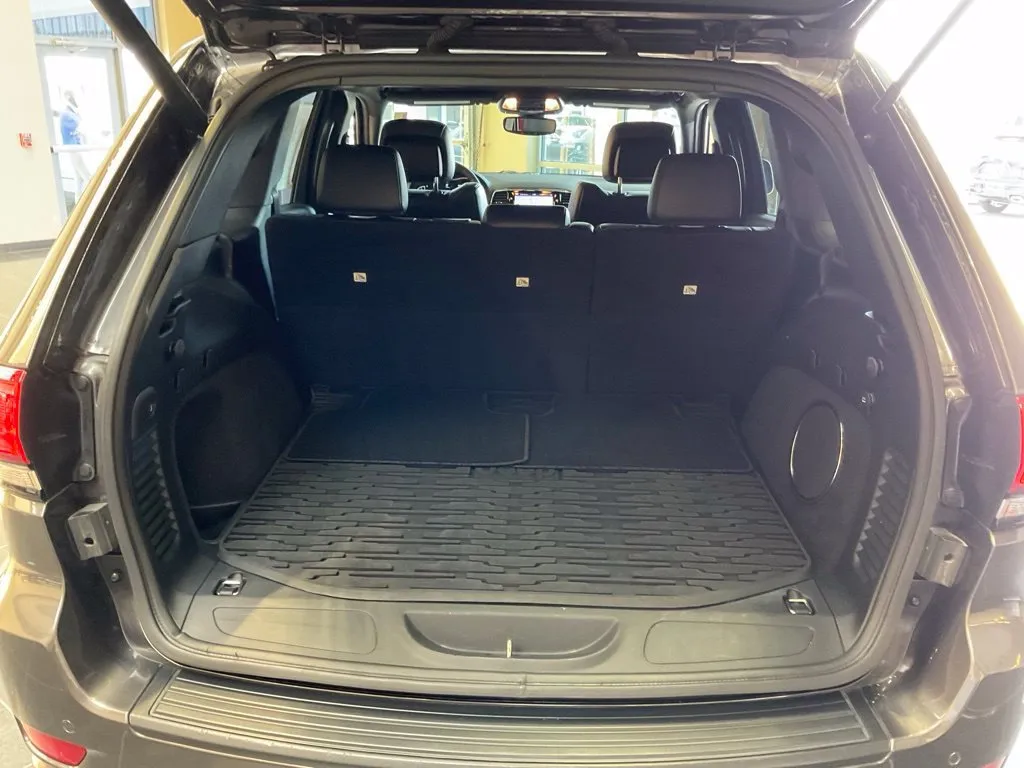 Jeep Grand Cherokee photo 23