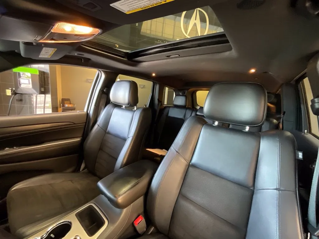 Jeep Grand Cherokee photo 11
