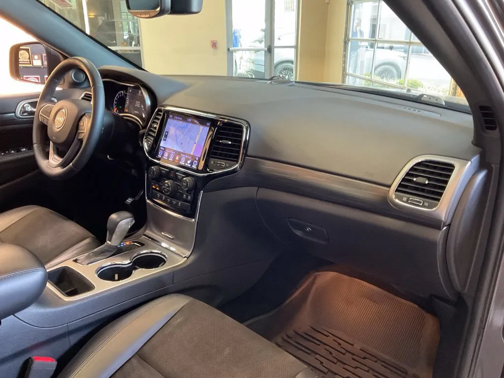 Jeep Grand Cherokee photo 19