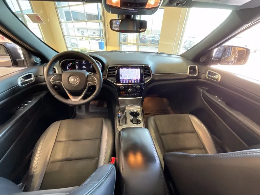 Jeep Grand Cherokee photo 9