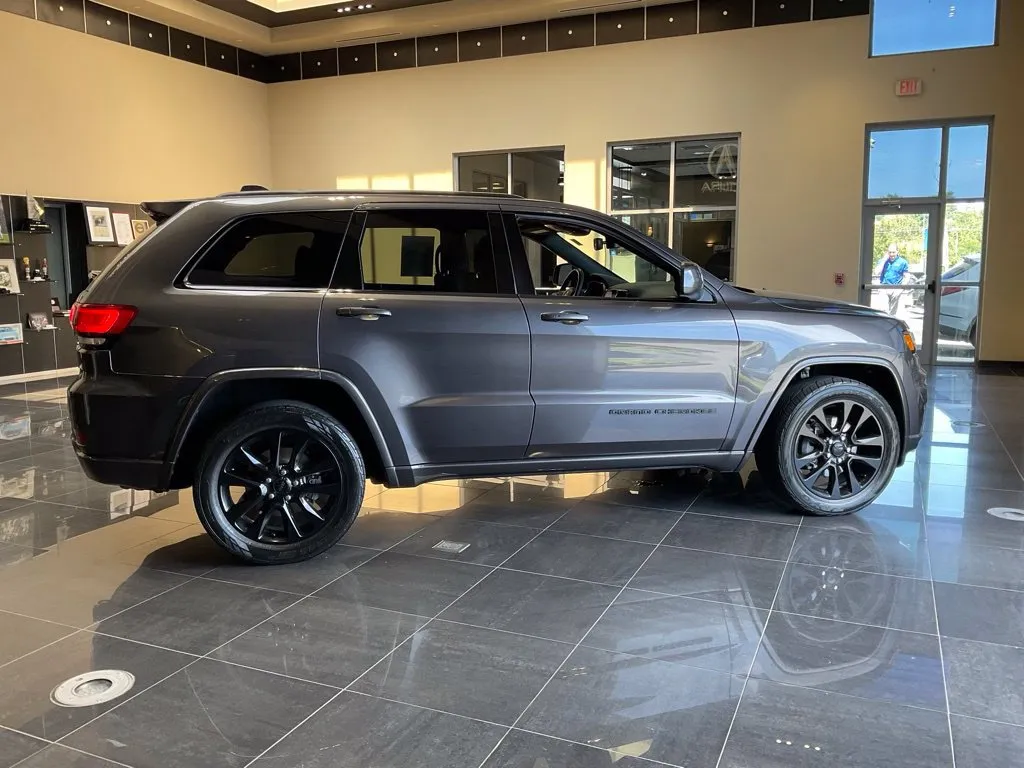 Jeep Grand Cherokee photo 7