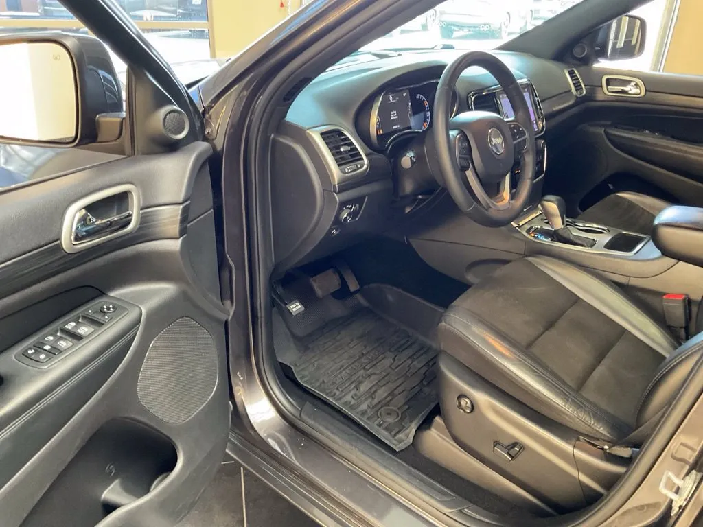 Jeep Grand Cherokee photo 10