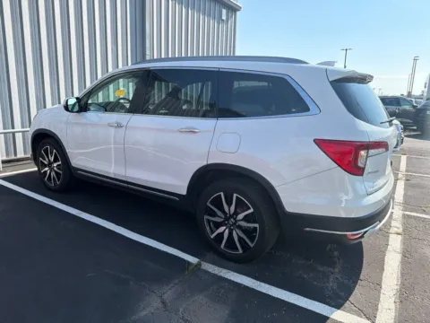 Another view of 2021 Honda Pilot Elite for sale in Kansas City, MO at Jay Wolfe Acura