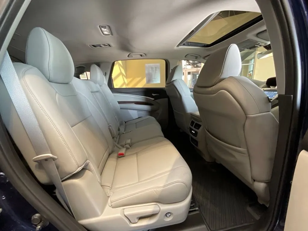 Acura MDX photo 22