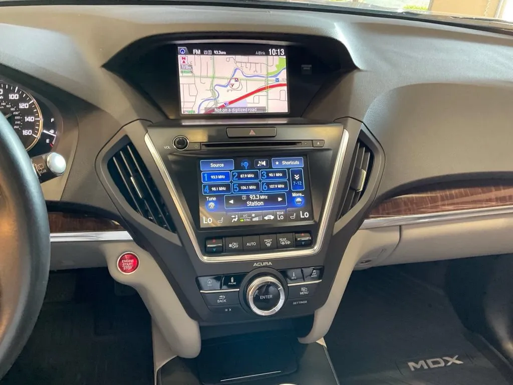 Acura MDX photo 16