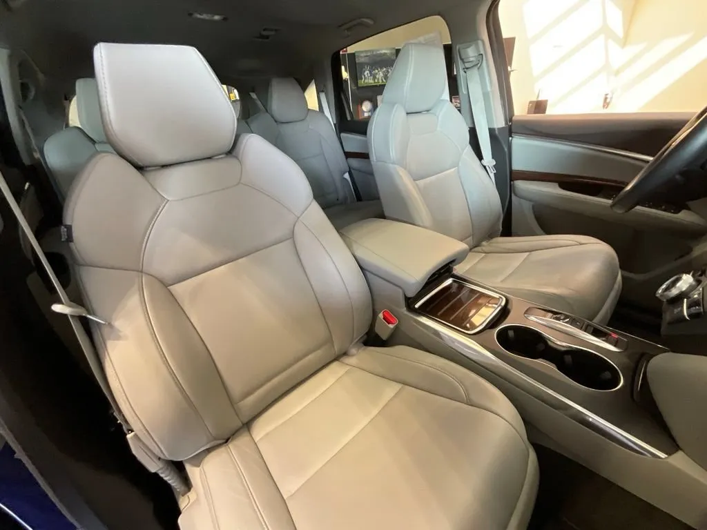 Acura MDX photo 21