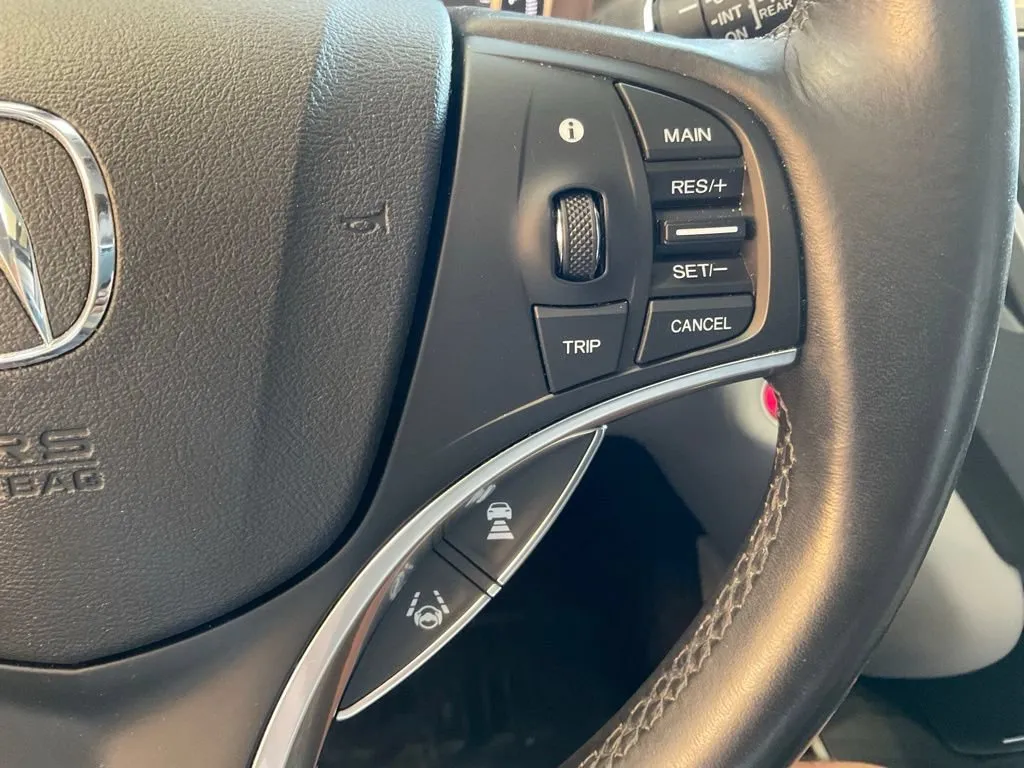 Acura MDX photo 14