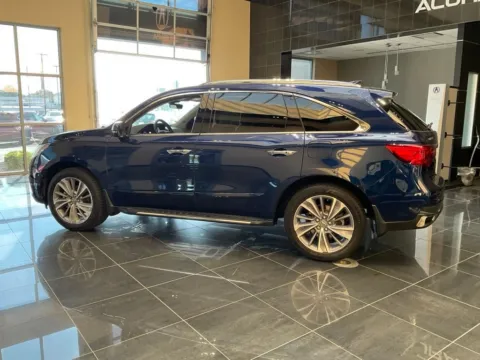 More photos of 2017 Acura MDX w/Technology Pkg at Jay Wolfe Acura, MO
