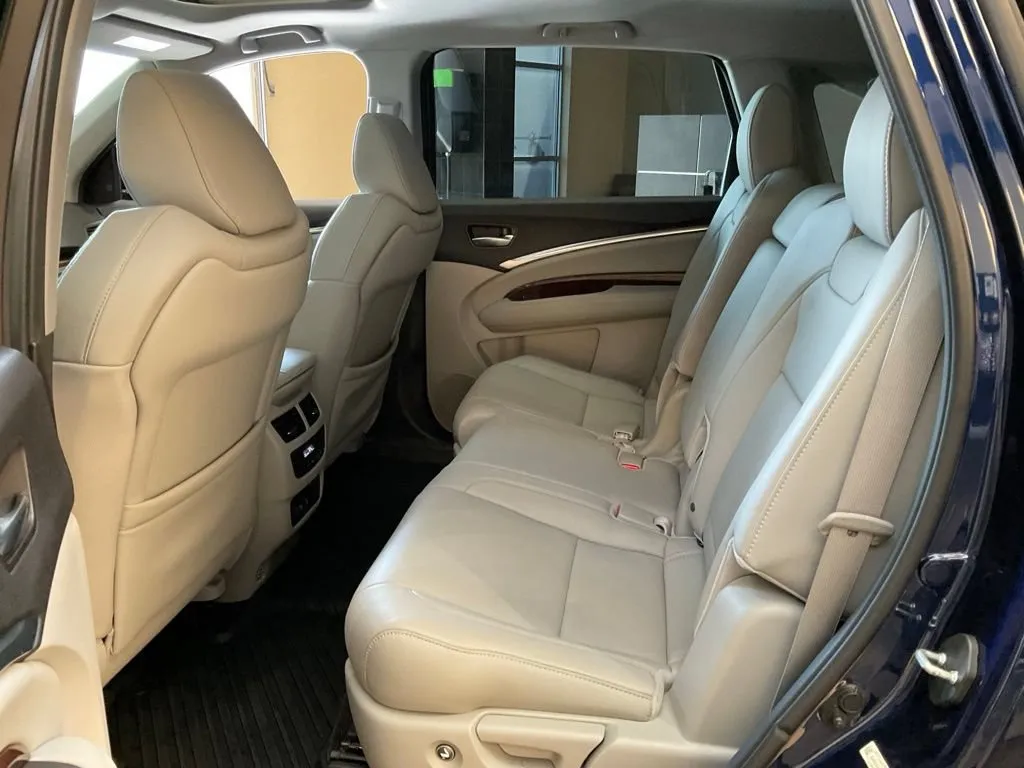 Acura MDX photo 24