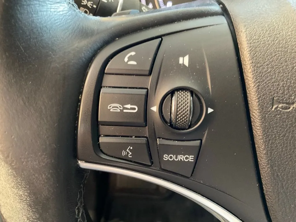Acura MDX photo 13