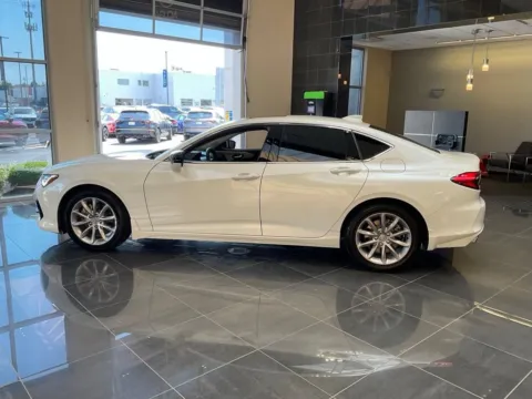 More photos of 2023 Acura TLX at Jay Wolfe Acura, MO