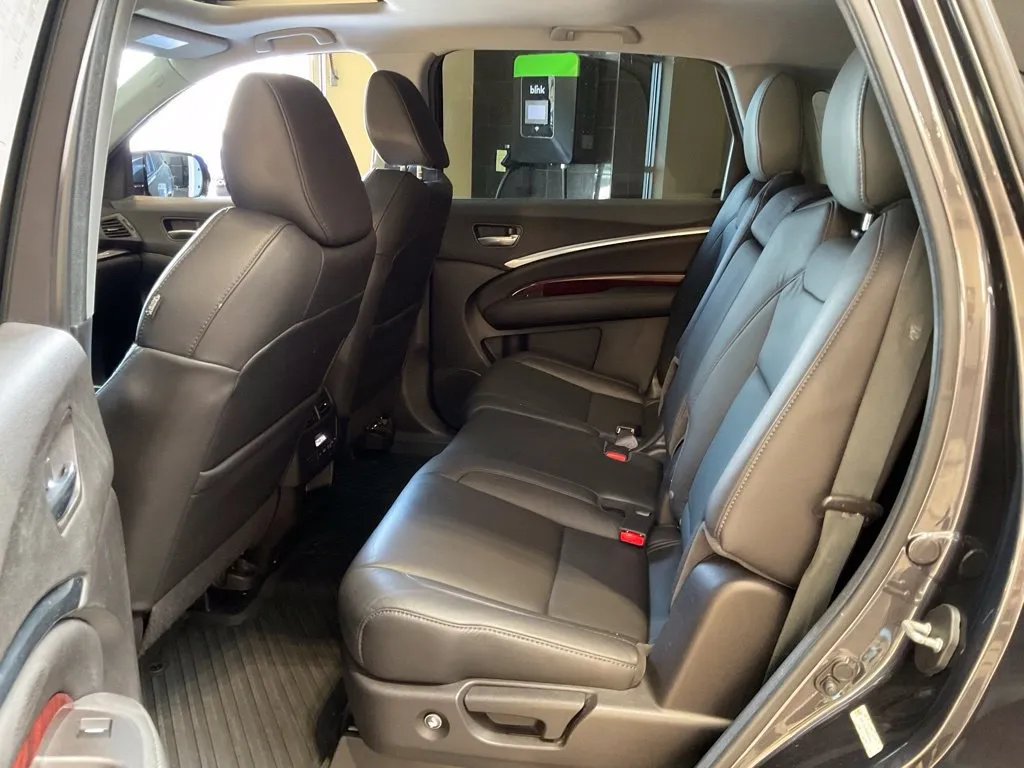 Acura MDX photo 22