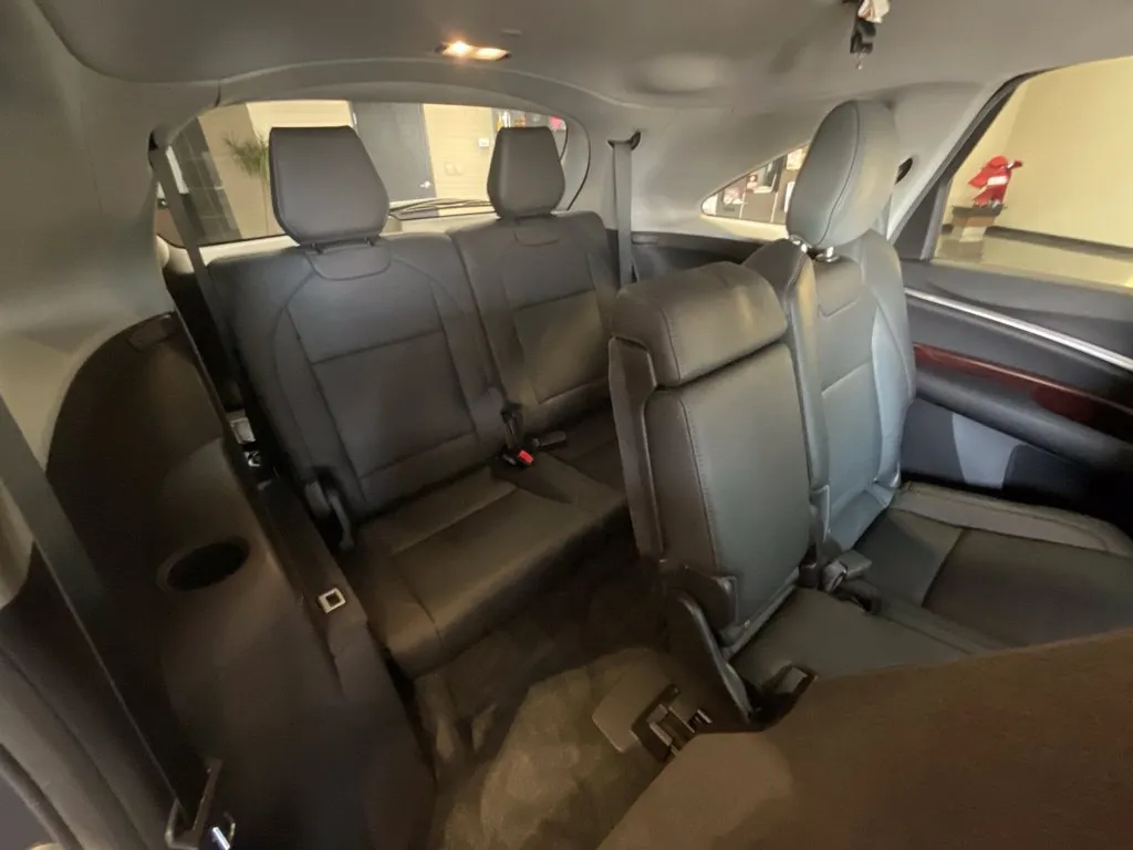 Acura MDX photo 21