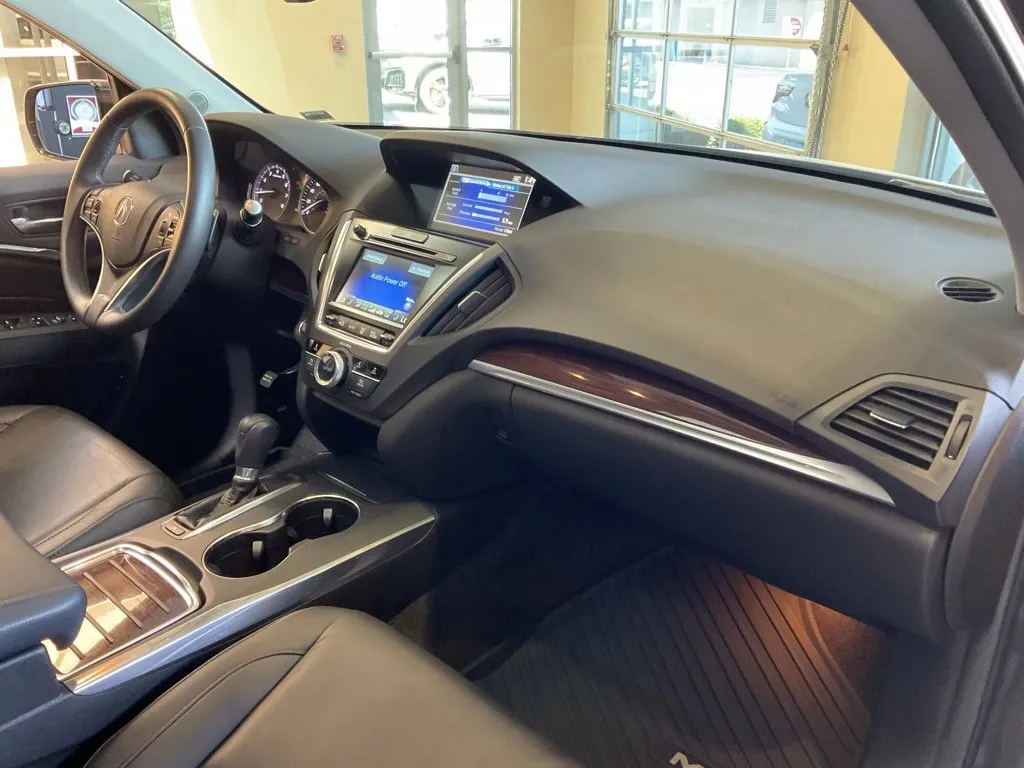 Acura MDX photo 18