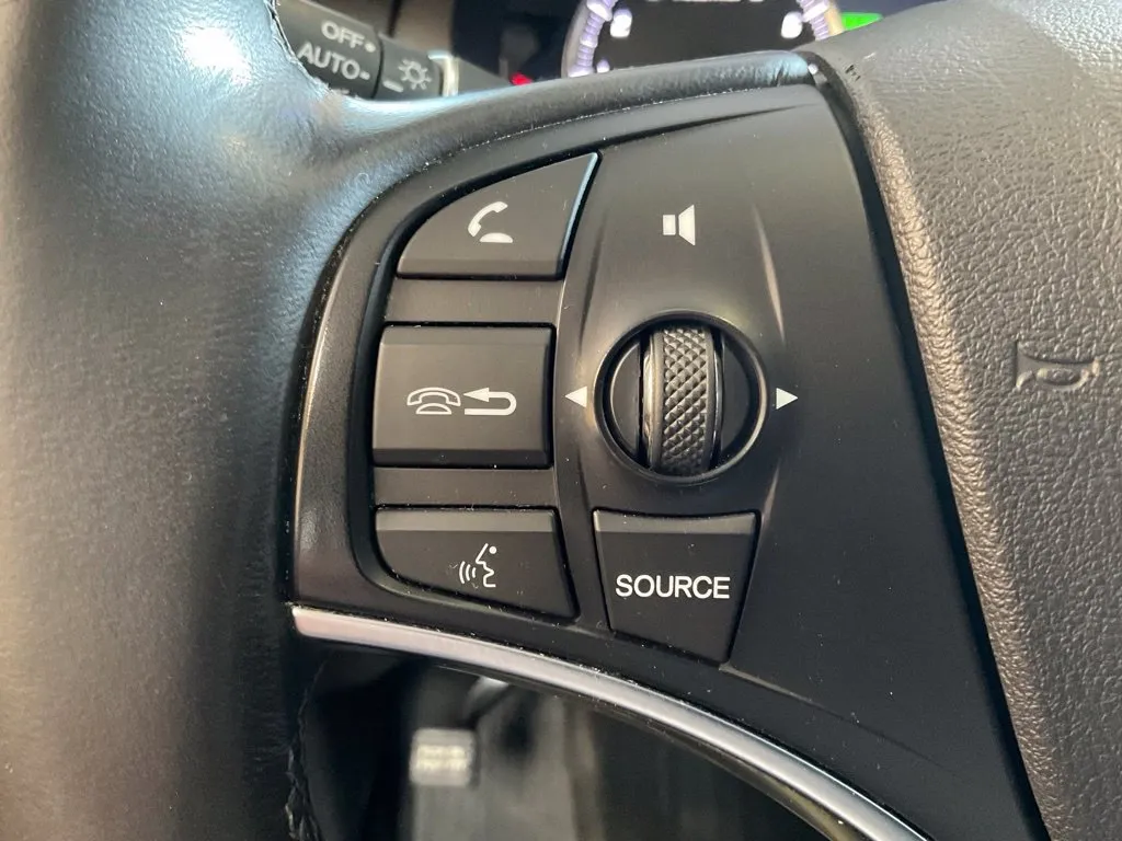 Acura MDX photo 13