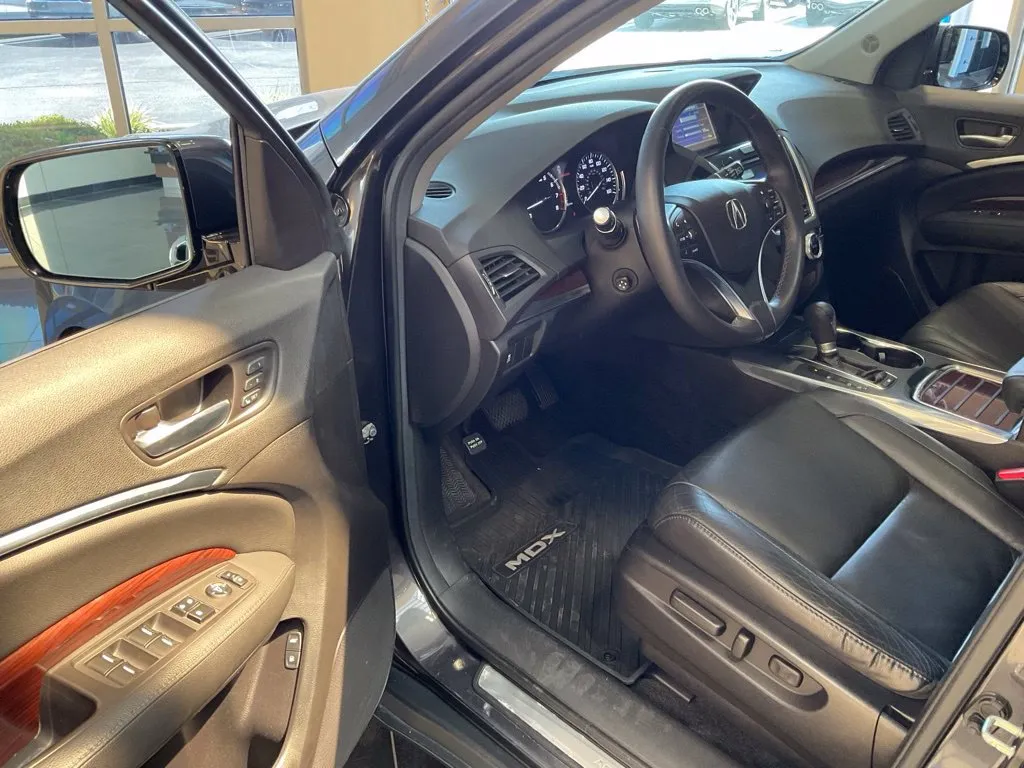 Acura MDX photo 10