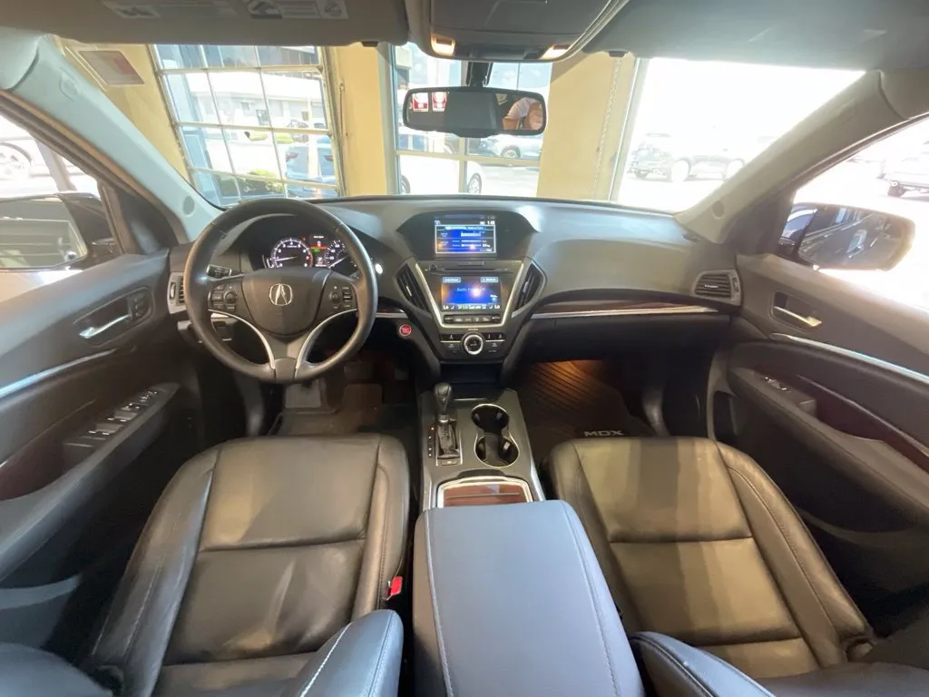 Acura MDX photo 9