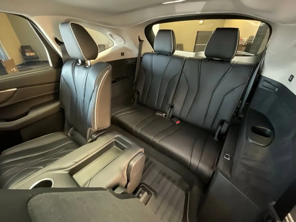 Acura MDX photo 25