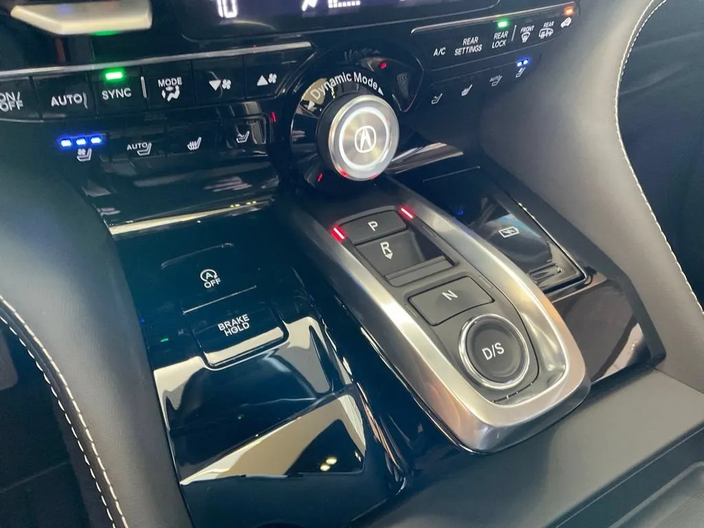 Acura MDX photo 18