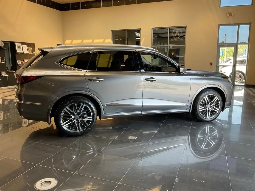 Acura MDX photo 6
