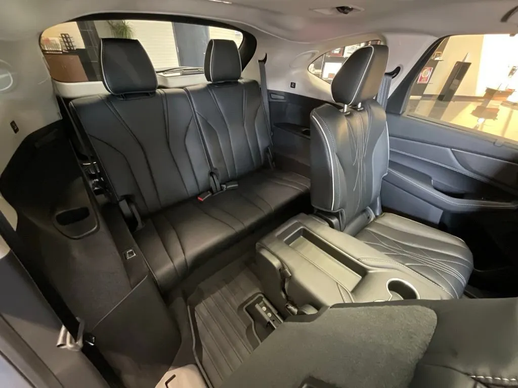 Acura MDX photo 23