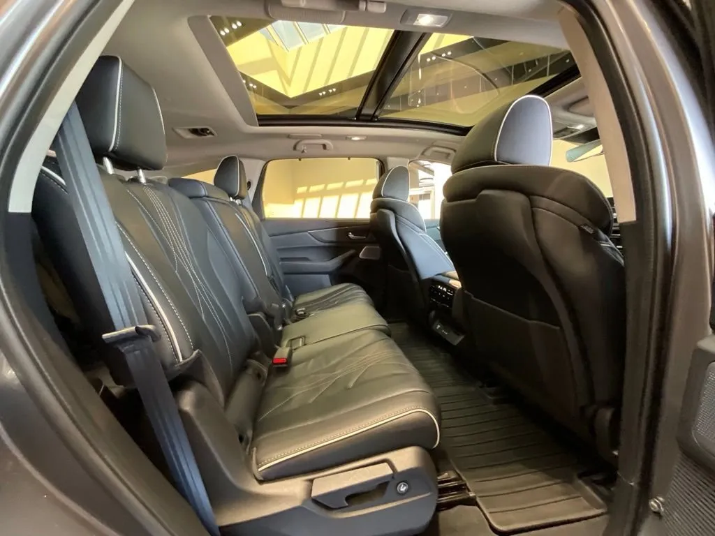 Acura MDX photo 22