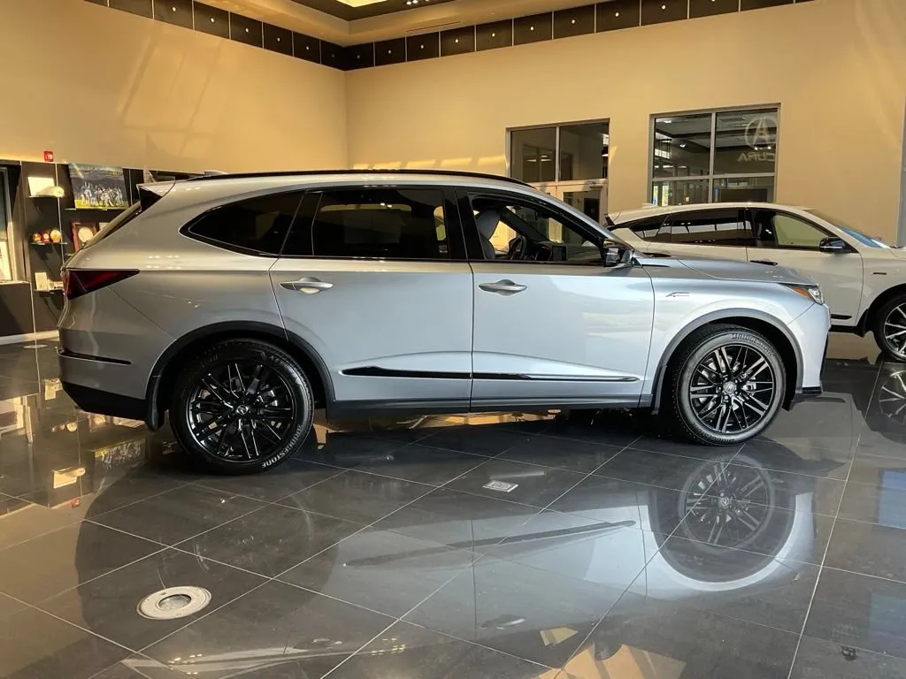 Acura MDX photo 7