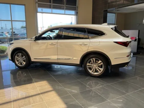 More photos of 2025 Acura MDX at Jay Wolfe Acura, MO
