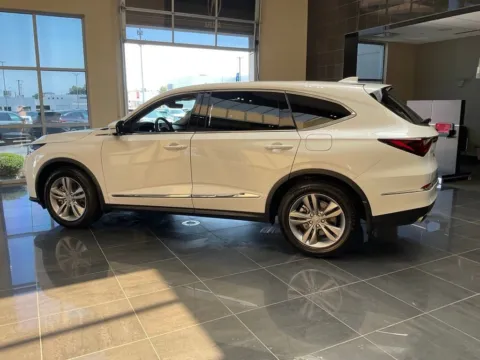 More photos of 2025 Acura MDX at Jay Wolfe Acura, MO
